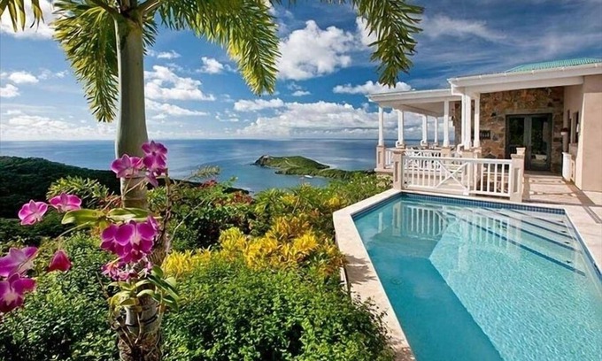 Fish Bay Villa | Palm Vista: Voted Top 10 Panoramic Villa View in the World! +200 5 star reviews