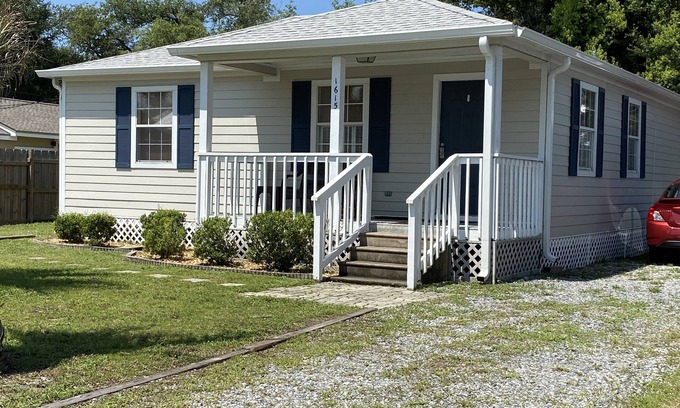 Panama City Cottage | Panama City Florida Cottage to relax with friends and family by the Bay.
