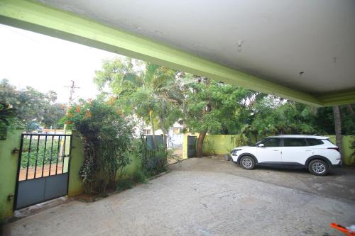 Courtallam House | Paneer Bhavan, Courtallam