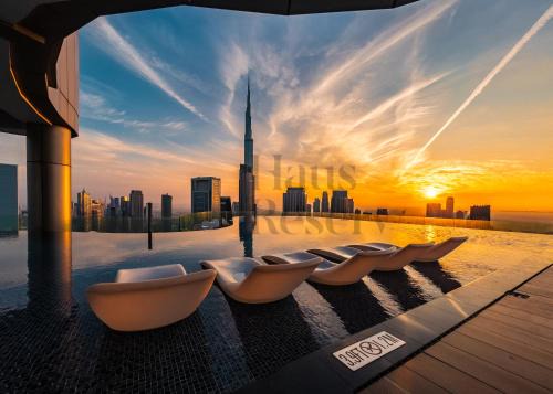 Downtown Dubai Apartment | Paramount Midtown Hotel - Luxury Apartments & Infinity Pool with Burj Khalifa View