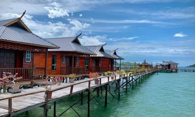 Semporna Ski Chalet | Parapat Water Village Resort
