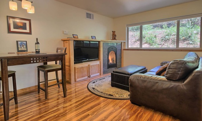 Yosemite West Apartment | Park Reservation Included - Inside the Park Gates