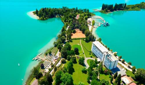 Poertschach am Woerthersee Hotel | Parkhotel Pörtschach - Das Hotelresort mit Insellage am Wörthersee