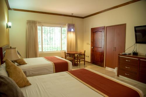 San Luis Talpa Hotel | Pato Canales Hotel & Resort