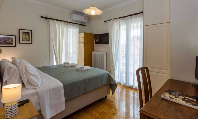 Corfu Town Apartment | Pausa Verde - Recently renovated apt, private parking