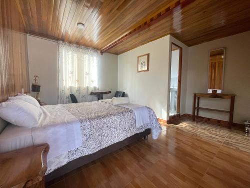 Villa Rica House | Paz y Bien