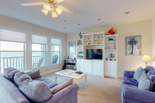 Indian Beach Apartment | Peace on the sound, fun on the Beach