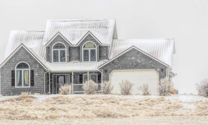 Pinnacles Entrance Badlands House | Peaceful Country Living, marvelous views, top notch hiking, fishing and hunting.