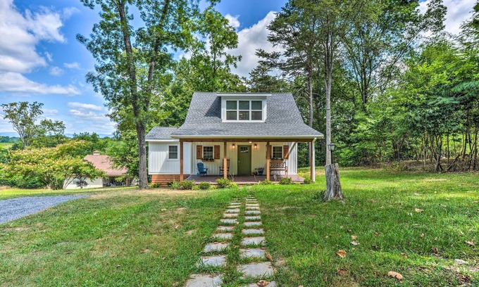 Edinburg Cabin | Peaceful Virginia Cabin - Fish, Tube, Boat, Etc!