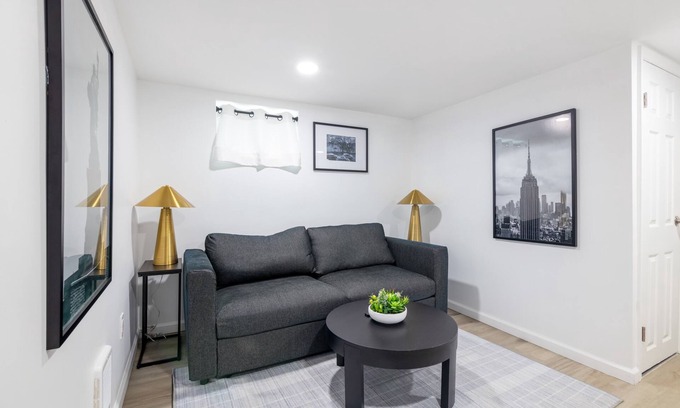 New Rochelle Apartment | Pelham Haven Suite in Pelham, New York