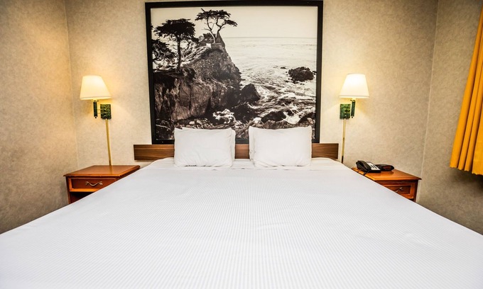Munras Avenue Hotel | Pelican Inn Monterey