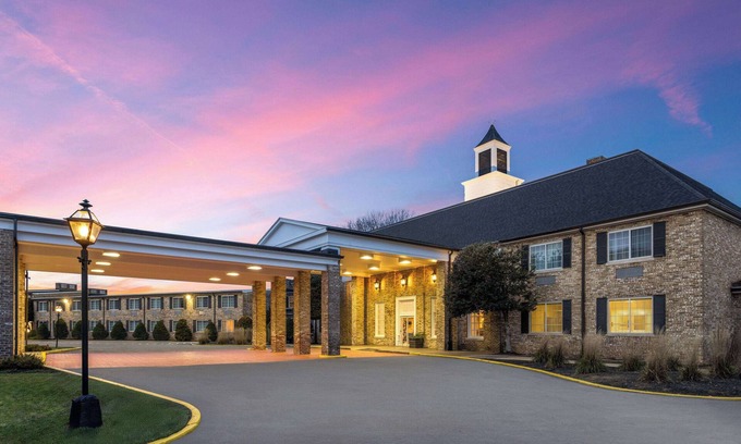 Camp Hill Hotel | Penn Harris Hotel Harrisburg, Trademark by Wyndham