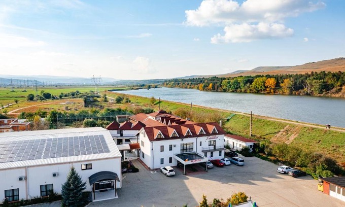 Floresti House | Pensiunea Casa Zanelor