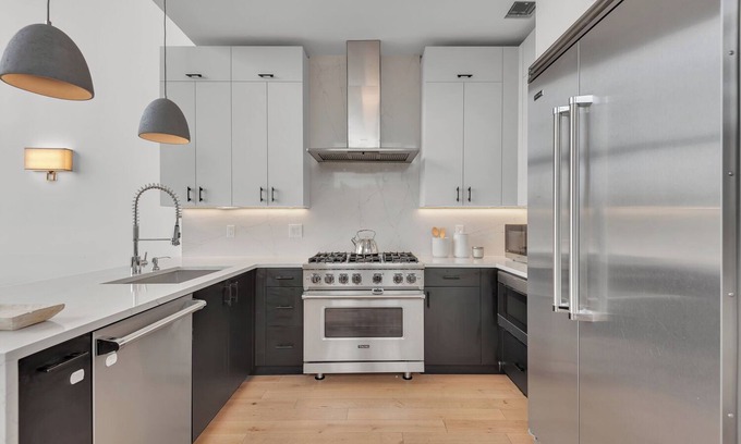 Clinton Hill Condo | Penthouse Brooklyn Barclays Center 30 minutes to Time Square