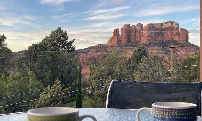 Sedona House | 🌅 Perfect Couples Getaway | Private Hot Tub | Panoramic Red Rock Views