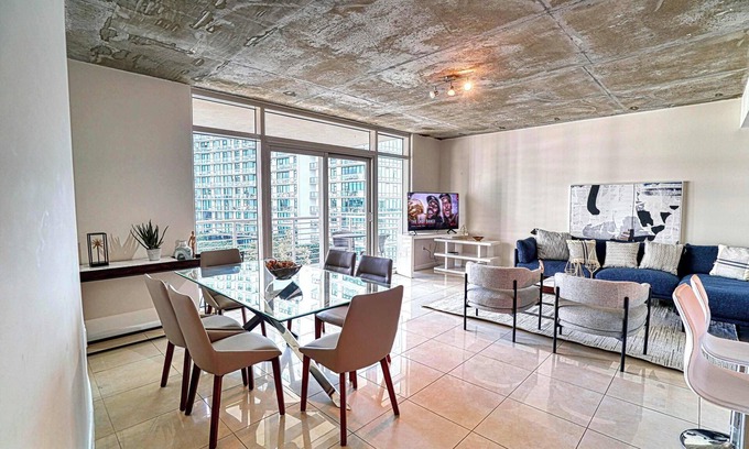 Midtown Condo | Perfect Downtown Stay w/Balcony
