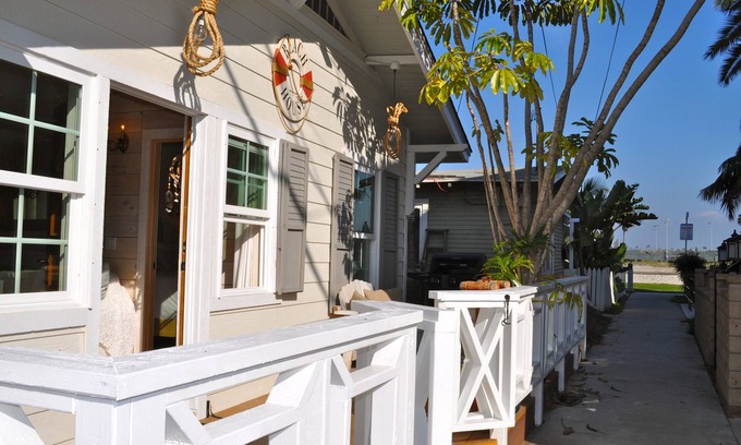 Mission Beach Cottage | Perfection! Beautiful fully remodeled cottage w/AC, view, and steps to the sand!