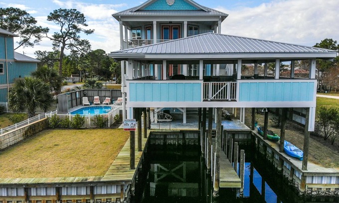 Cotton Bayou House | Pet Friendly, Boaters Paradise, 2 Boat Slips, Covered Outdoor Kitchen & Pool