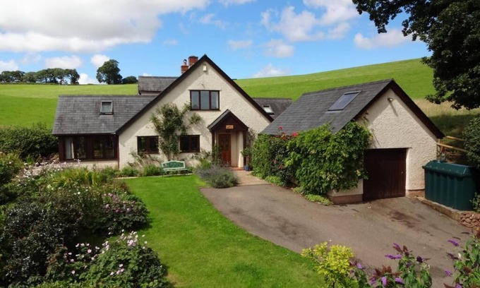 Old Cleeve House | Pet friendly Family House in the country with views and wood fired hot tub