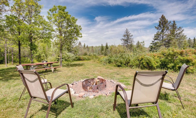 Iron River Cabin | Pet-Friendly Iron River Cabin with Fire Pit!