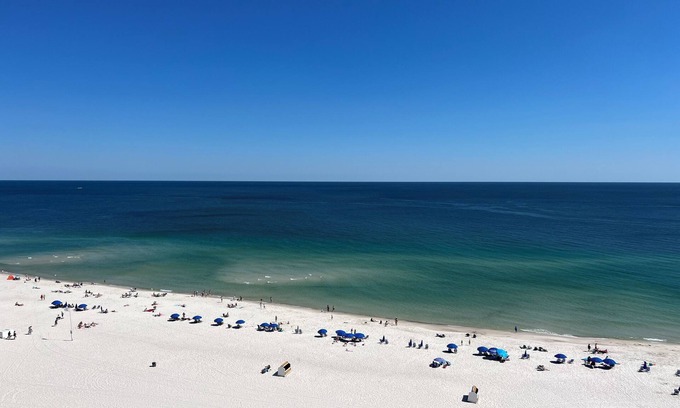 Orange Beach East Condo | Phoenix X 3 BR, Gulf Front, August 160 to 190, Fill the gap prices