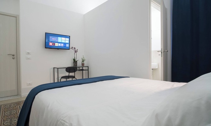 Corso dei Mille - Sant'Erasmo House | Picciridda Rooms - Comode Camere Matrimoniali con Cucina in Comune