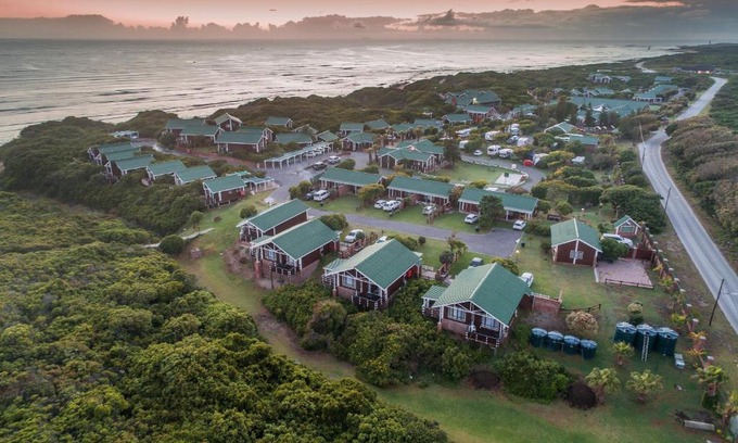 Port Elizabeth Resort | Pine Lodge Resort