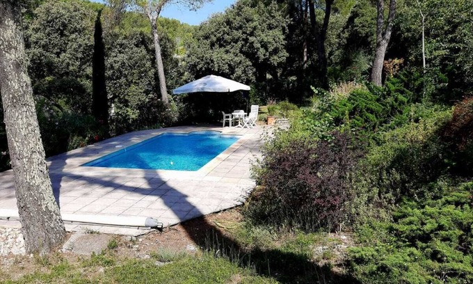 La Colline Villa | Pleasant villa with swimming pool and large garden in periphery of Montpellier