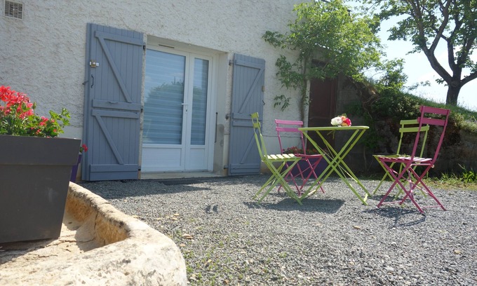 Rouille Apartment | Pleasant accommodation in the countryside near futuroscope and Poitevin marsh