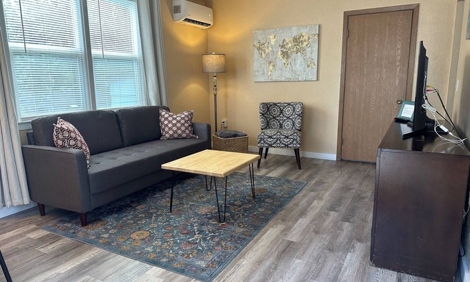 West Spokane Apartment | Pleasant Finch Arboretum 1BR Duplex/Centrally Located/AC/Free Parking