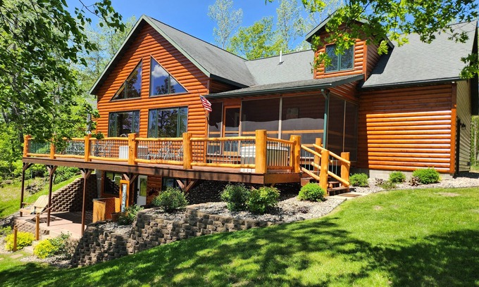 Park Rapids House | Pontoon rental available! Sat.-Sat. in the summer months.