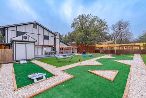 Wetmore House | Pool, Gameroom & Minigolf Enchanting Texas Home