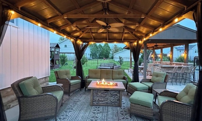 Fox Valley Other | Pool Outdoor Grill + Bar Playground 3 king beds 2 Ovens Fire table