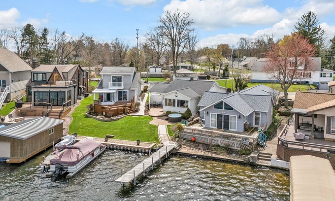 Portage Lakes House | Portage Lakes Retreat - 3 BR Lakefront Home with Hot Tub