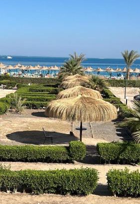 Al Mamsha El Seyahi Hotel | porto view red sea