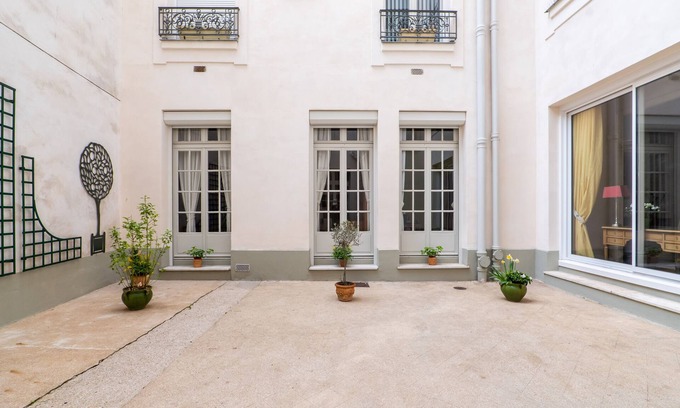 Chaillot Apartment | Postcards from the Eiffel Tower, by Veeve