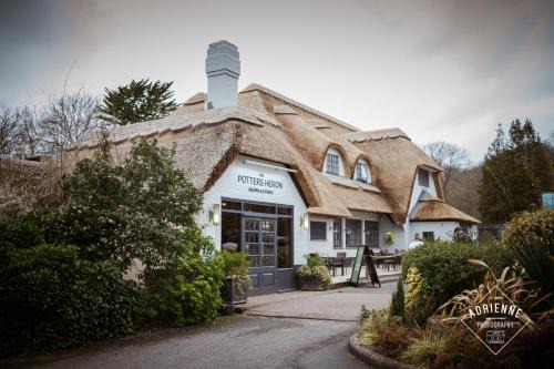 Ampfield Hotel | Potters Heron Hotel