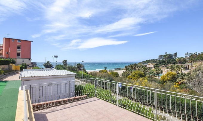 Le Castella Apartment | Practical vacation apartment just a few steps from the beach, in the heart of Le Castella.