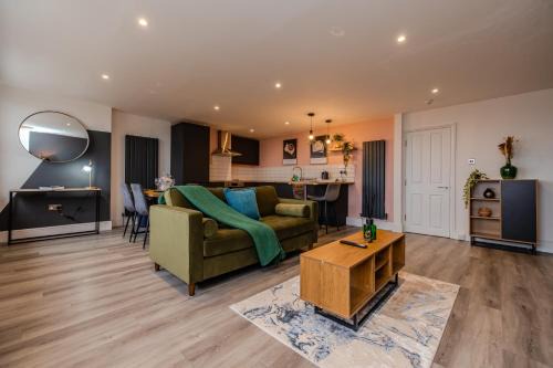 Hove Apartment | Prefect 2 Bedroom Flat with Seaview and Free Parking