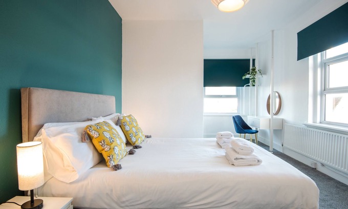 Taunton Hotel | Premium King/Twin Ensuite