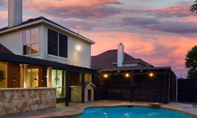 Sachse House | Prestigious 5BR/3.5B Home with Pool, Sauna, Game Room & Bar