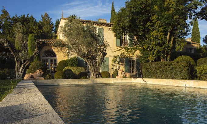 Mouries House | Prestigious estate with swimming pool on a beautiful horse farm in Provence