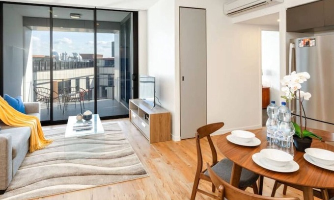 South Brisbane Apartment | Prime Location Compact 1BD Apartment at Southbank