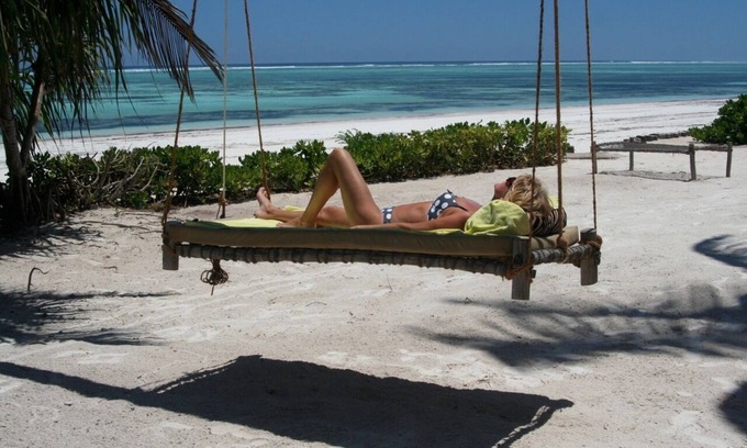 Matemwe Apartment | PRIVATE VILLA really on the beach , fully staffed on Zanzibar's Golden Mile