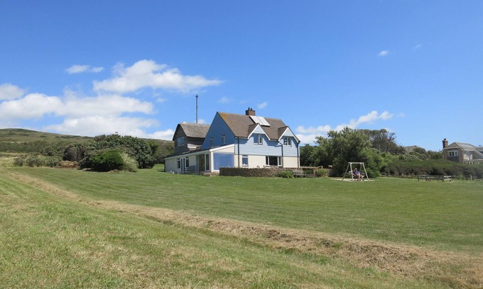 Littlebredy House | Private detached cottage to rent on Chesil Beach