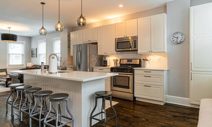 West Town House | Private Historic Coach House Wicker Park