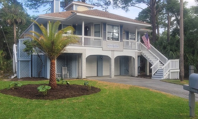 Deer Lake House | Private neighborhood pool, 4 person golf cart avail. Amenity cards available,