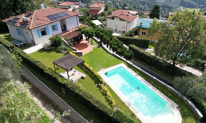 Corsanico Villa | Private pool, A/C, Sea View, 8 Sleeps, Garden