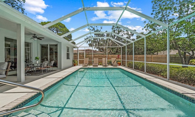 Trailer Estates House | Private Pool Home Hideaway in Palm Aire. Close to all Sarasota has to offer.