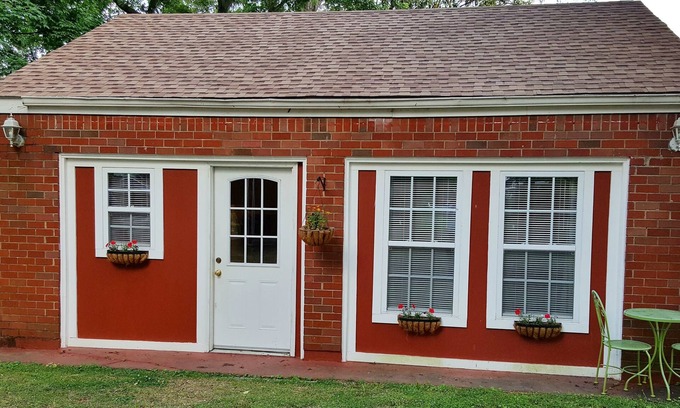 Nashville Cottage | Private, Quiet, Cottage Retreat 10 minutes to downtown Nashville